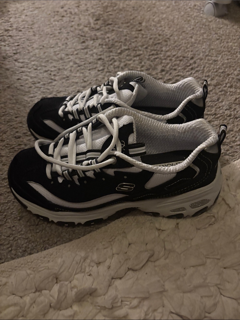 Skechers dlites size 7